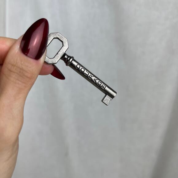 COURAGE & STRENGTH Engraved Key of Wisdom Charm Pendant Keepsake Dark Silver Key - Picture 9 of 16